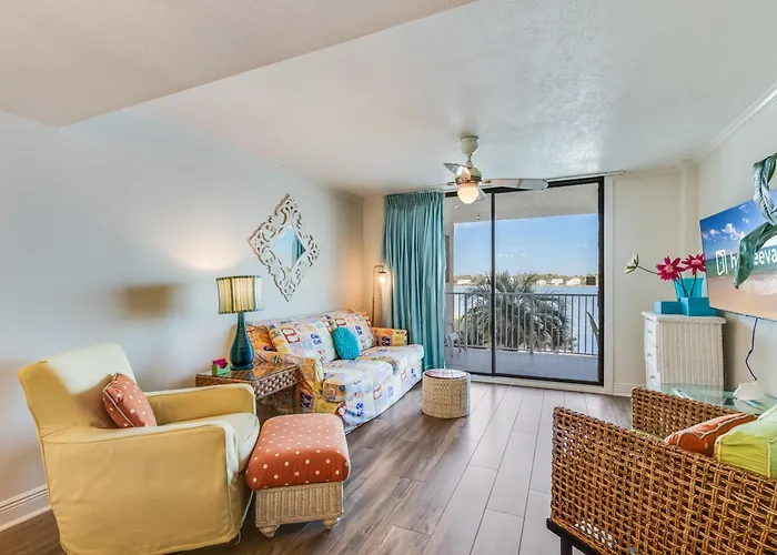 Apartment Compass Point