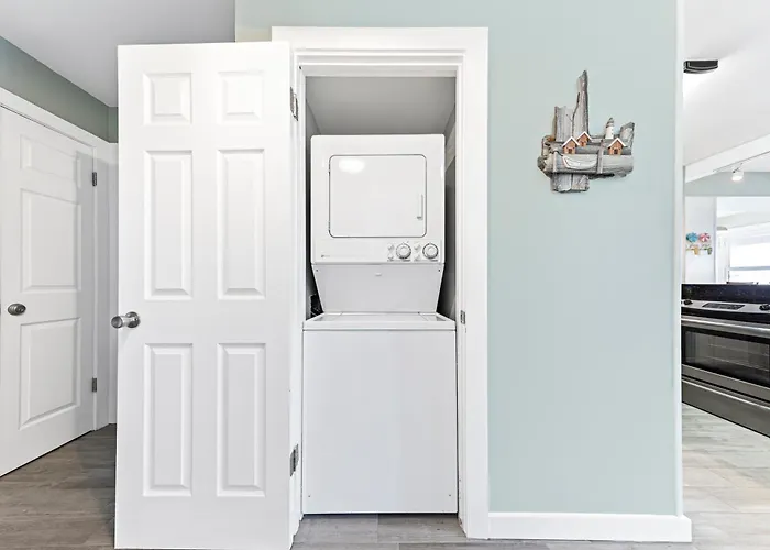Compass Point Apartment