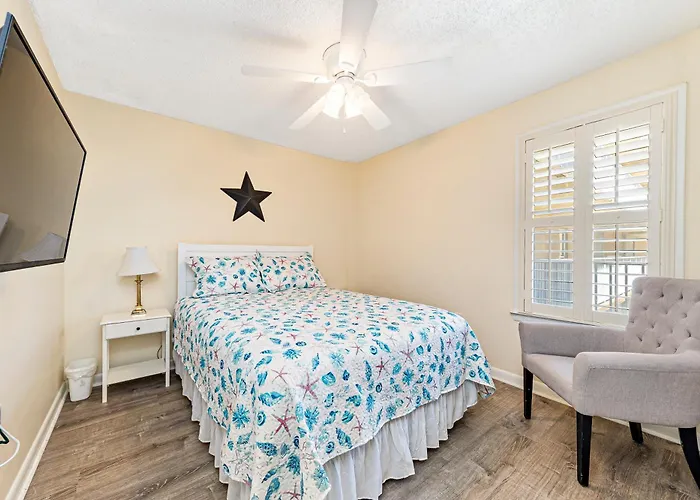 Compass Point Apartment