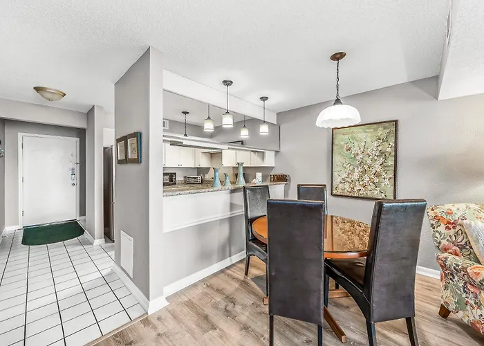 Apartment Compass Point