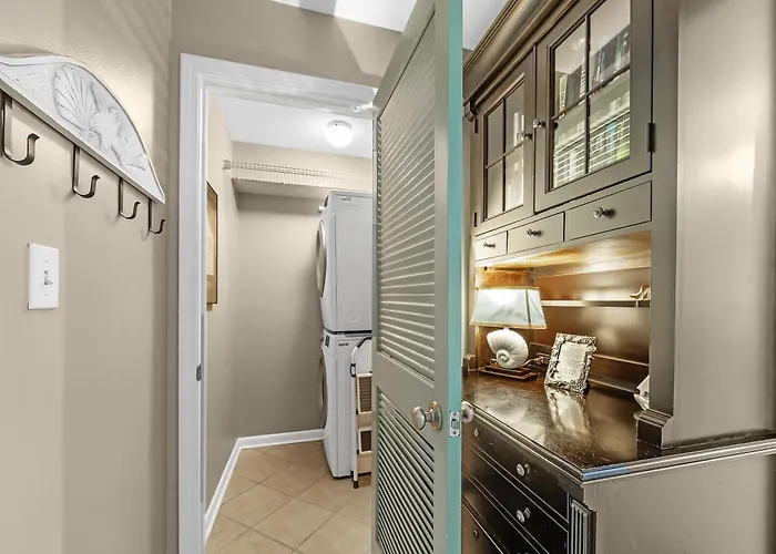 Apartment Compass Point *