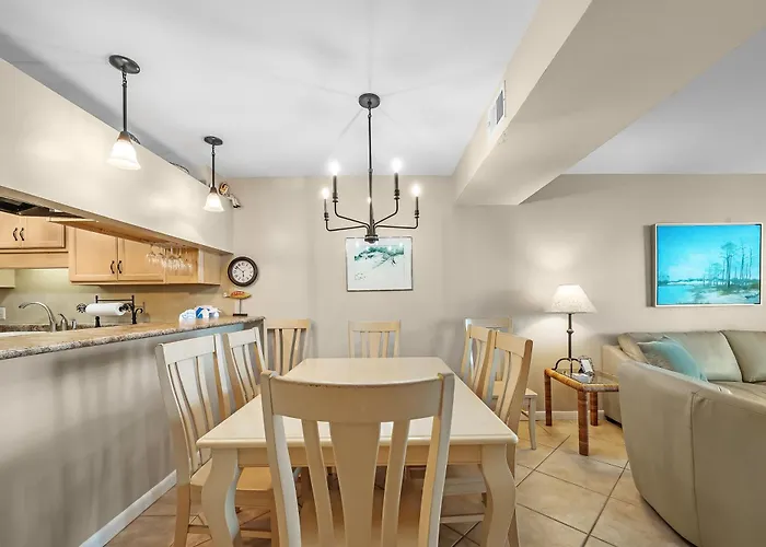 Apartment Compass Point