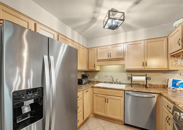 Compass Point Apartment