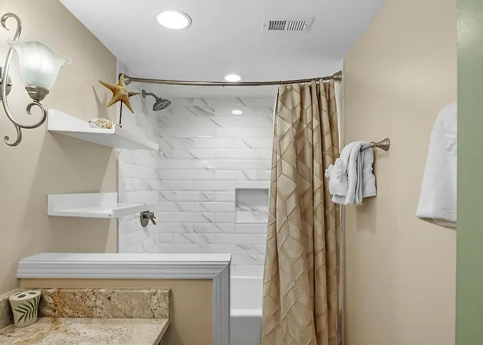 Apartment Compass Point